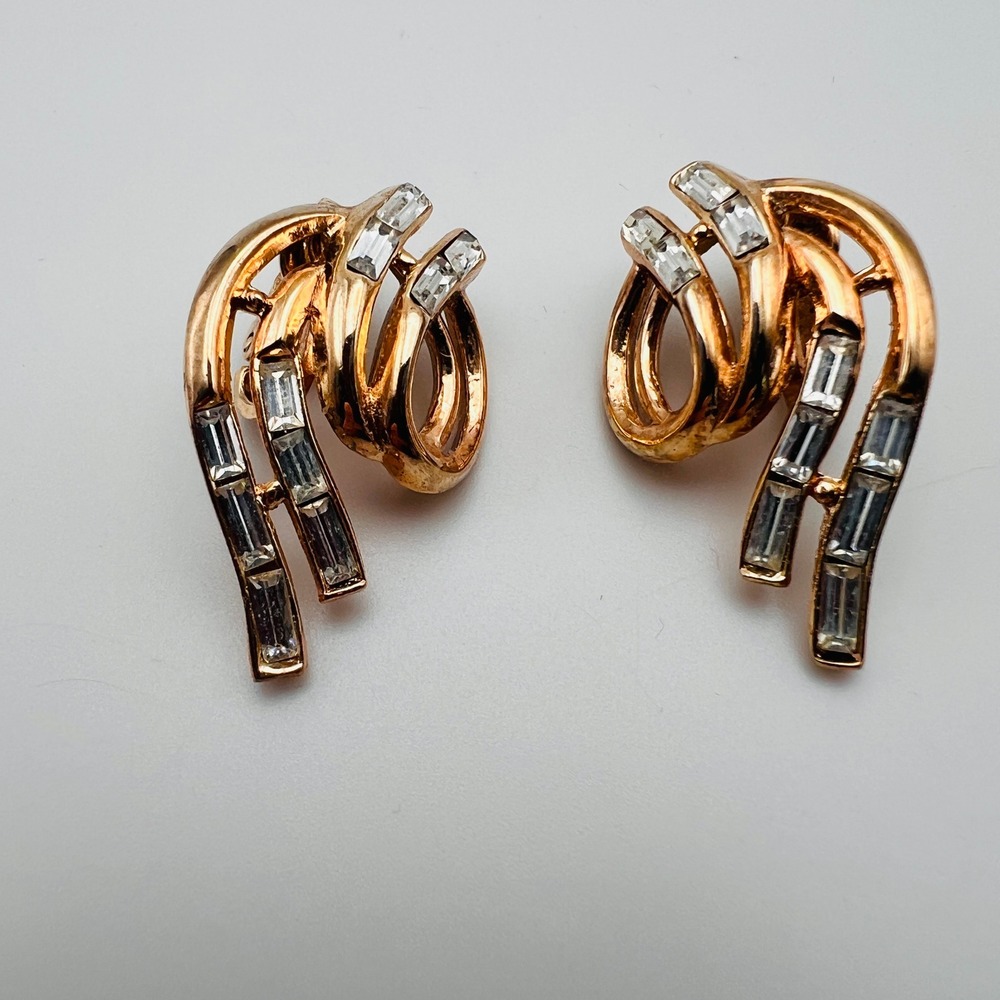 Trifari Vintage Baguette Rhinestone Swirl Clip On Earrings Gold Tone Pat Pend